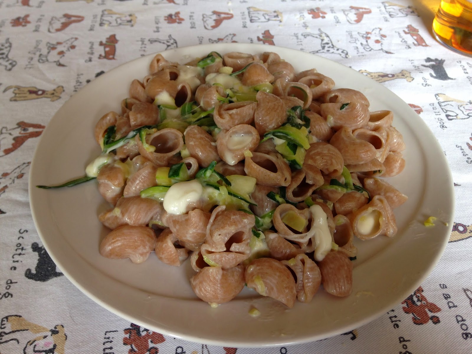 Con e senza bimby, pipette rigate al farro con zucchine, philadelphia e formaggio montebore