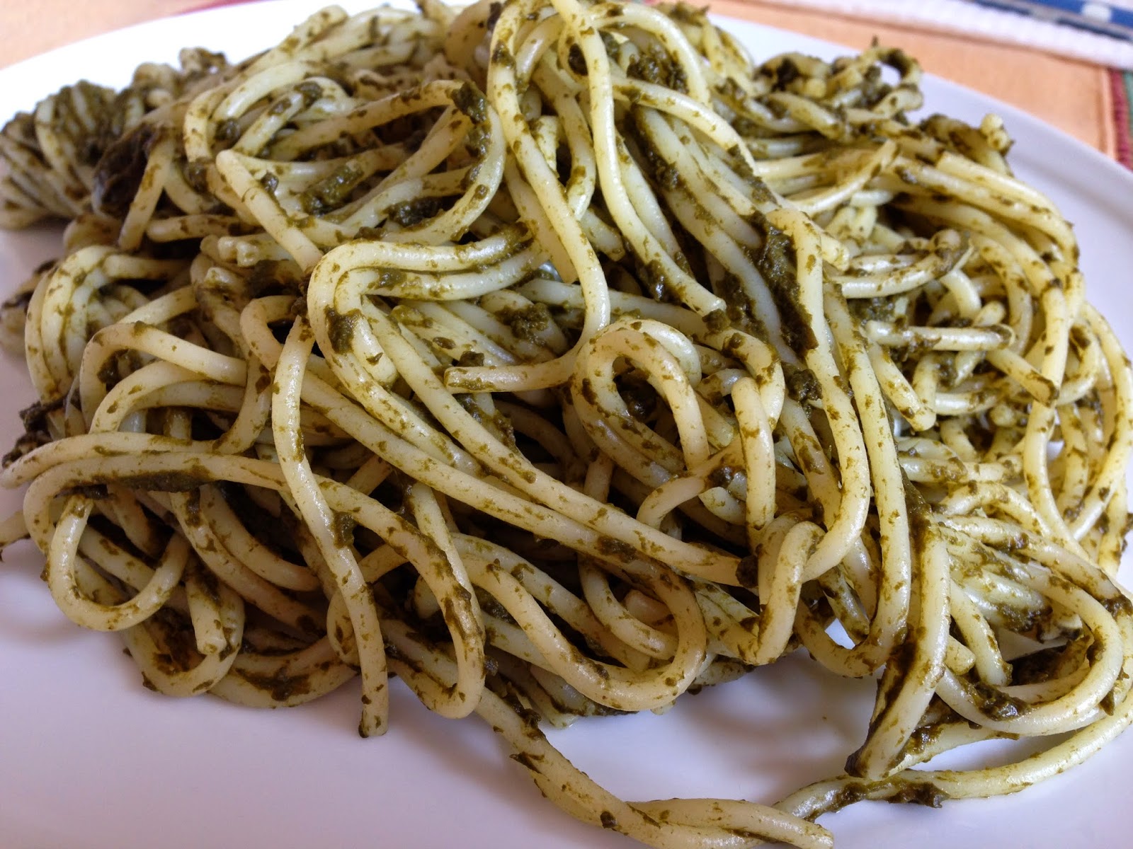 Con e senza bimby, spaghetti alla salsa di spinaci