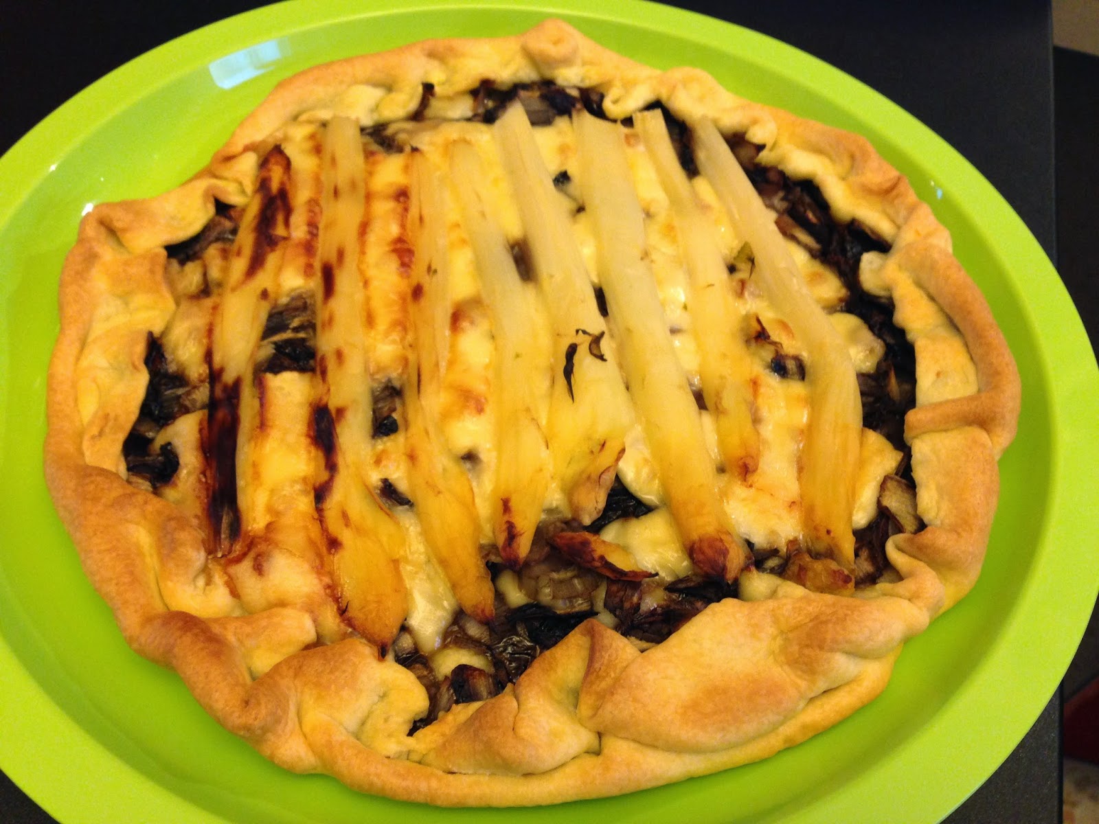 Con e senza bimby, torta salata con radicchio stufato, emmental ed asparagi