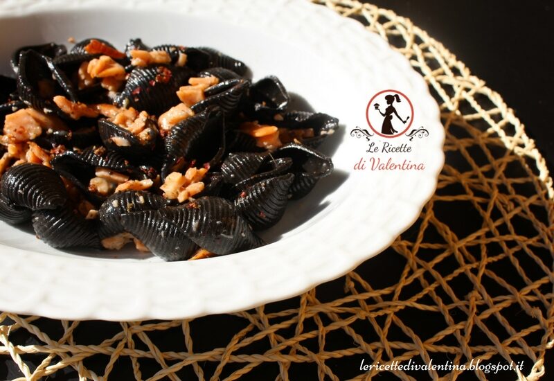 Conchiglia al nero di seppia Felicetti con salsa al Salmone e whisky, Halloween si avvicina!