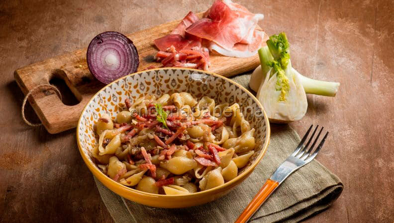 Conchiglie ai finocchi e speck: un connubio di salute e gusto