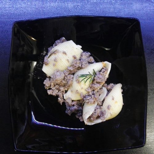 Conchiglioni al ragù bianco