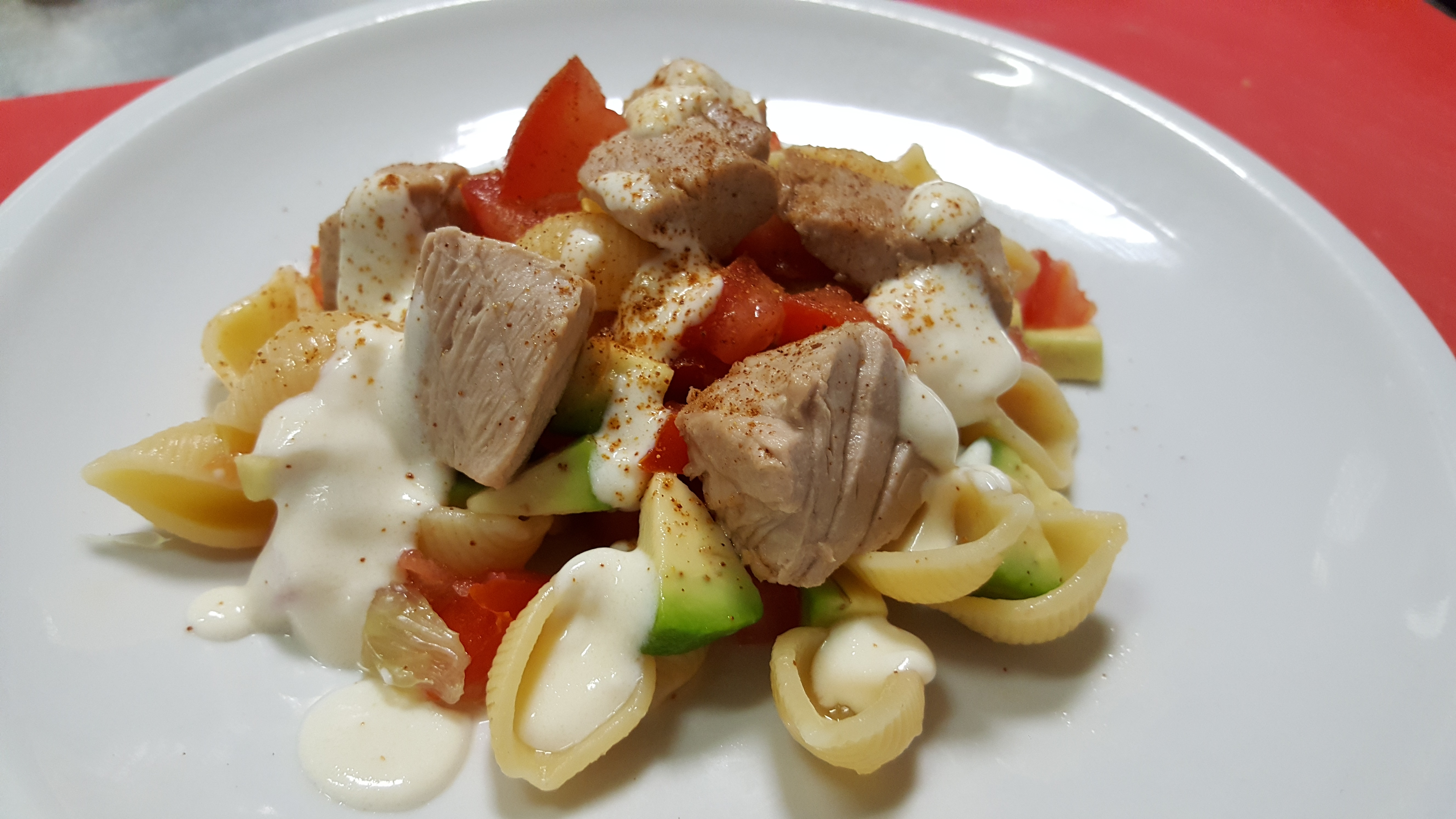 Conchiglioni al tonno/seitan avocado e lime