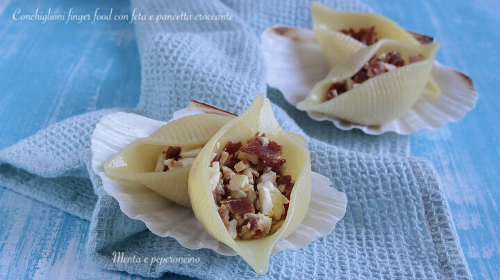 Conchiglioni finger food con feta e pancetta croccante