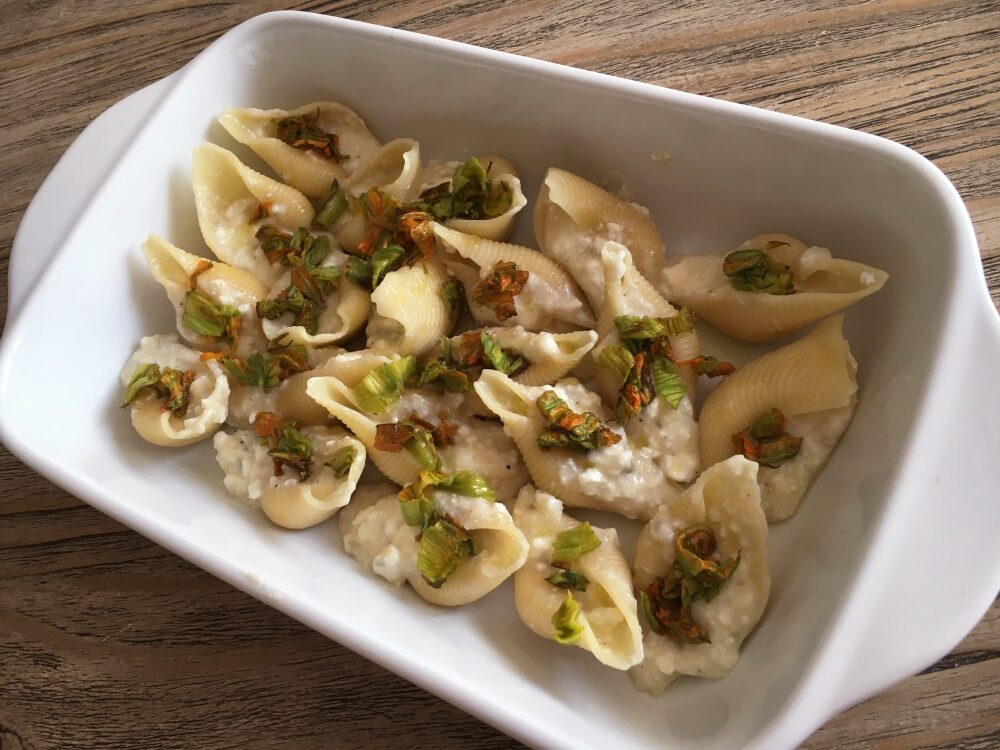 Conchiglioni ricotta, gorgonzola e fiori di zucca