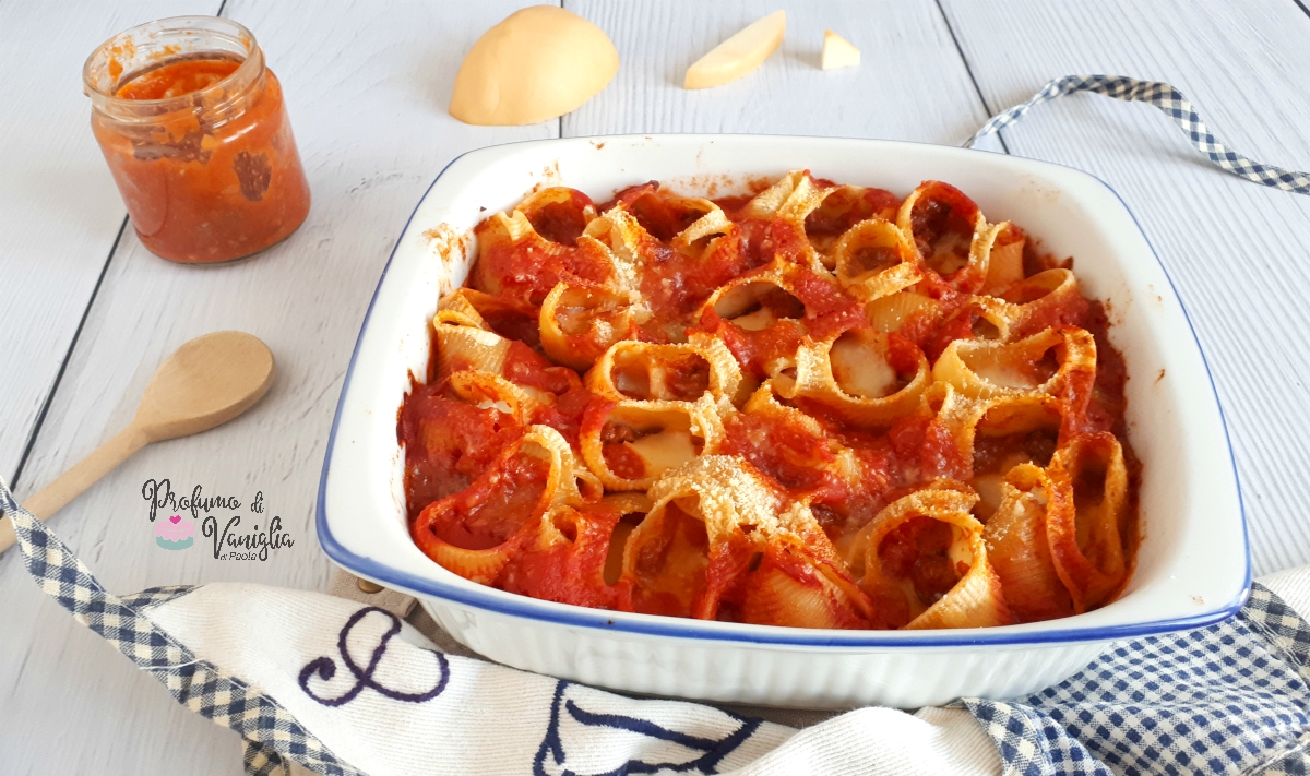 Conchiglioni ripieni al ragù e provola