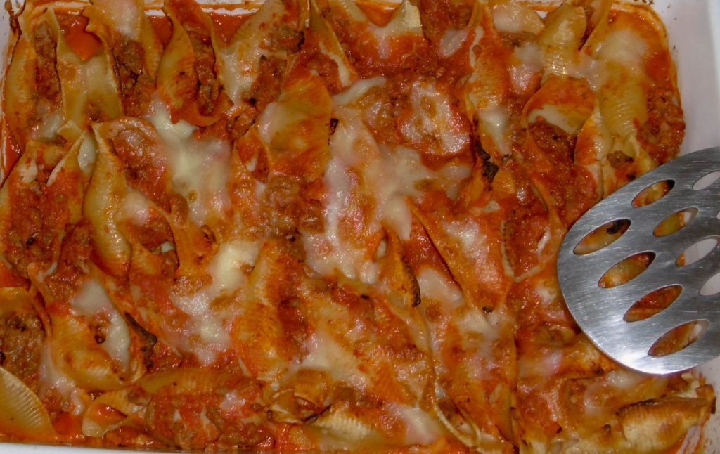 Conchiglioni ripieni al ragù