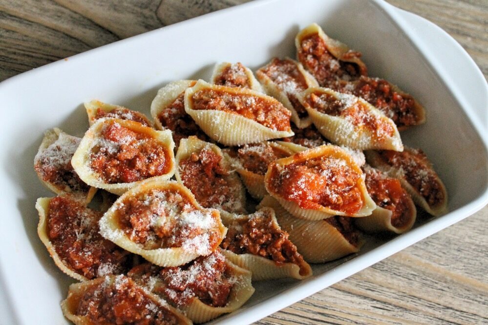 Conchiglioni ripieni al ragù