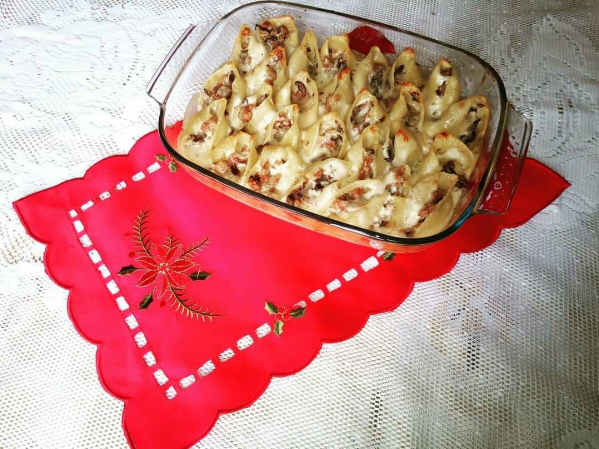 Conchiglioni ripieni con funghi e luganega – ricetta primi piatti di natale