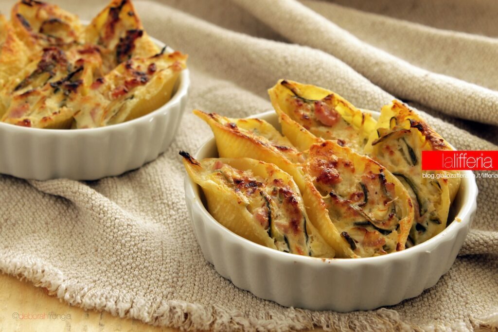 Conchiglioni ripieni con zucchine e prosciutto