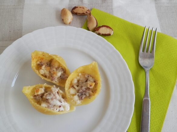 Conchiglioni ripieni di formaggio di capra