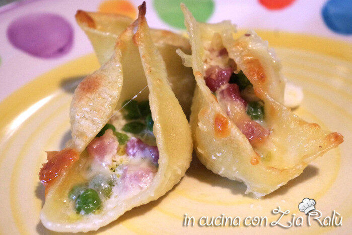 Conchiglioni ripieni in bianco