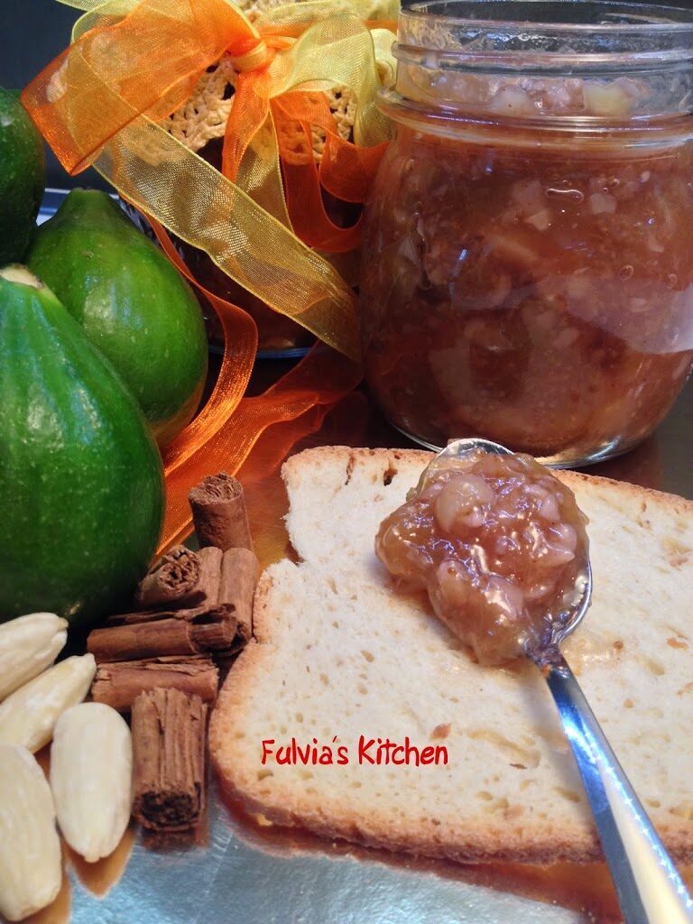 Confettura di fichi con mandorle, vaniglia e cannella