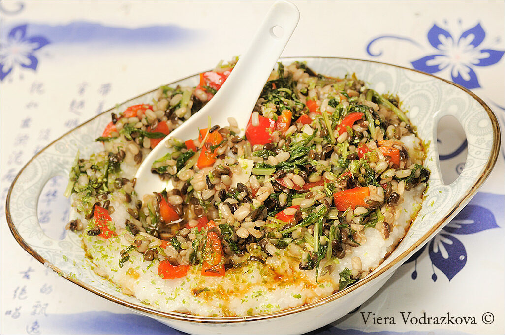 Congee a modo mio con mizuna e peperone