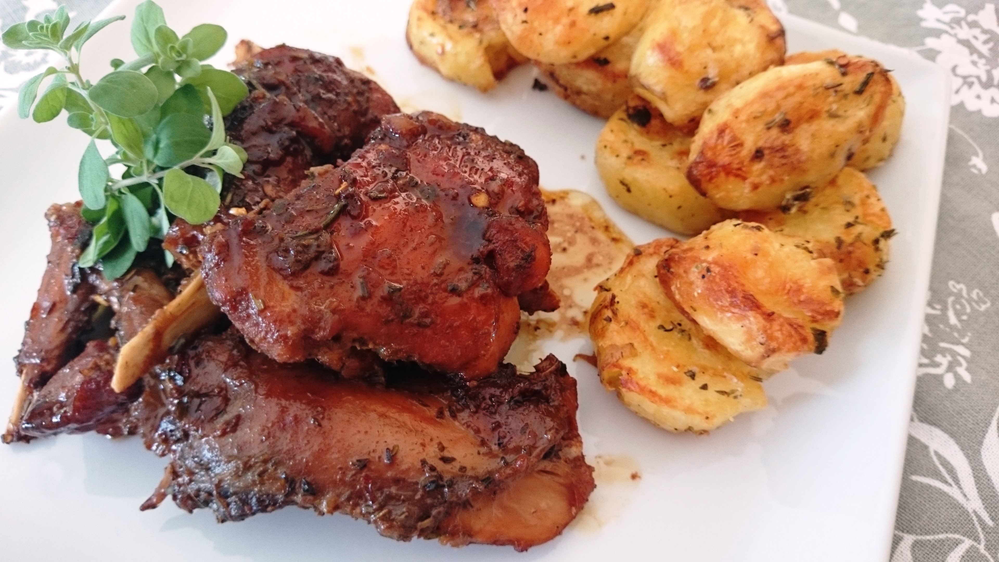 Coniglio all’aceto balsamico con patate arrosto