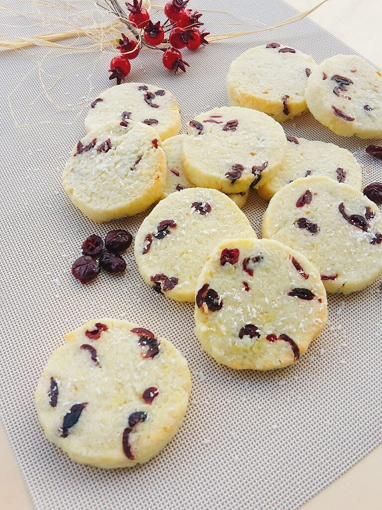 Cookie cocco e mirtilli rossi
