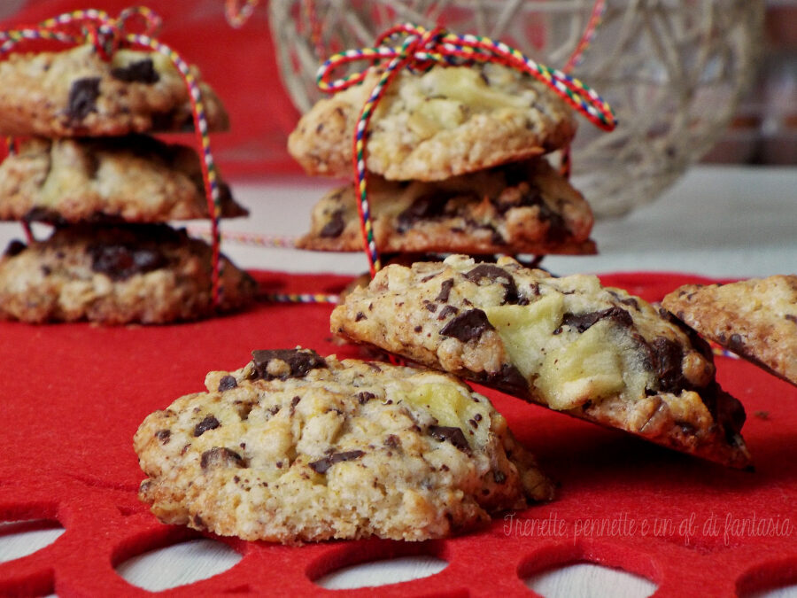 Cookies al muesli, mela e cioccolato fondente