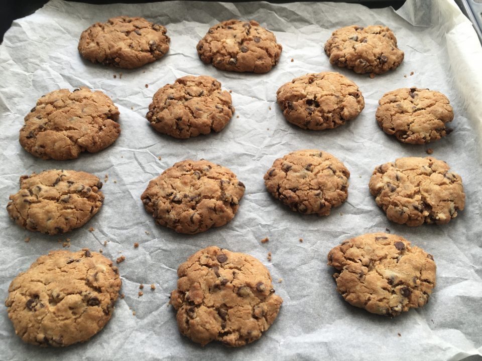 Cookies con gocce di cioccolato senza burro e senza uova
