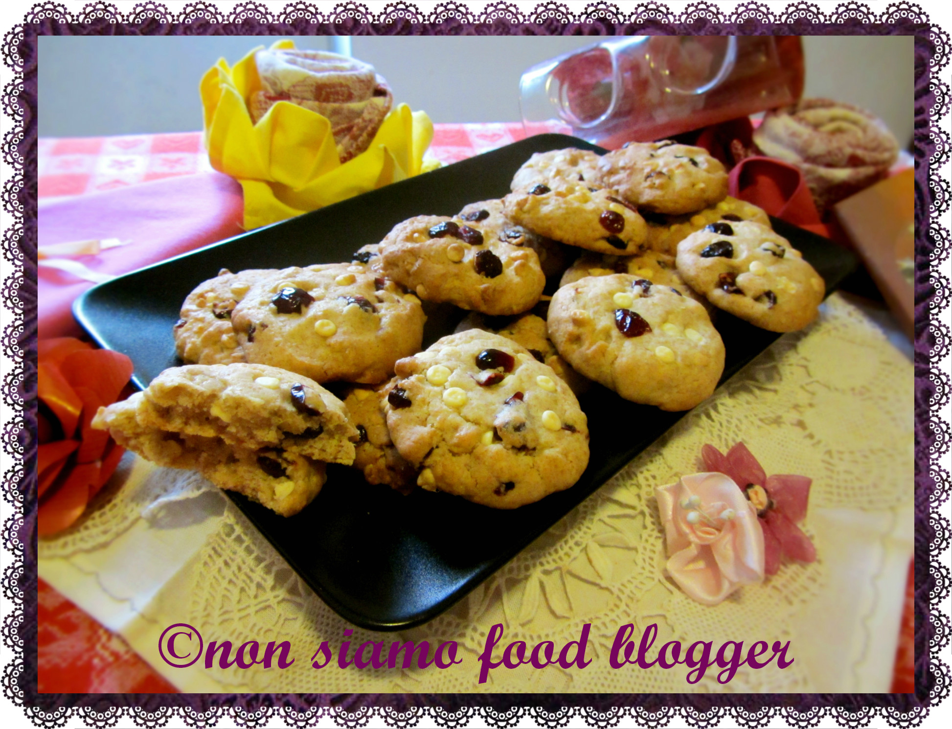 Cookies semintegrali al farro con cioccolato bianco e mirtilli