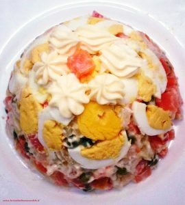 Coppa deliziosa di insalata russa