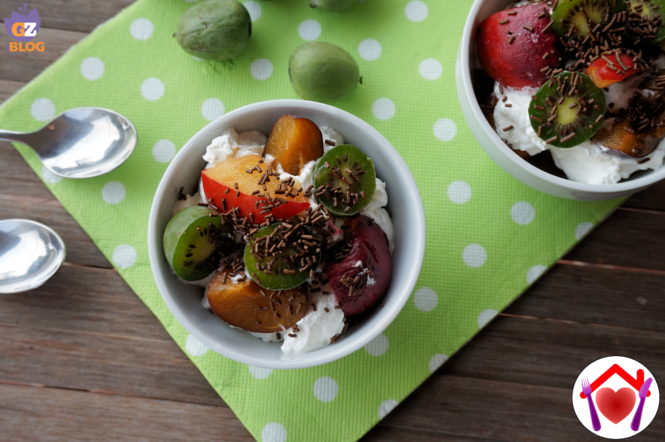 Coppa di frutta con nergi