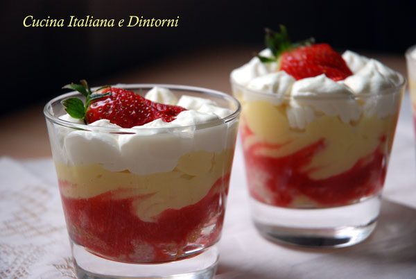 Coppa tiramisù alle fragole e crema
