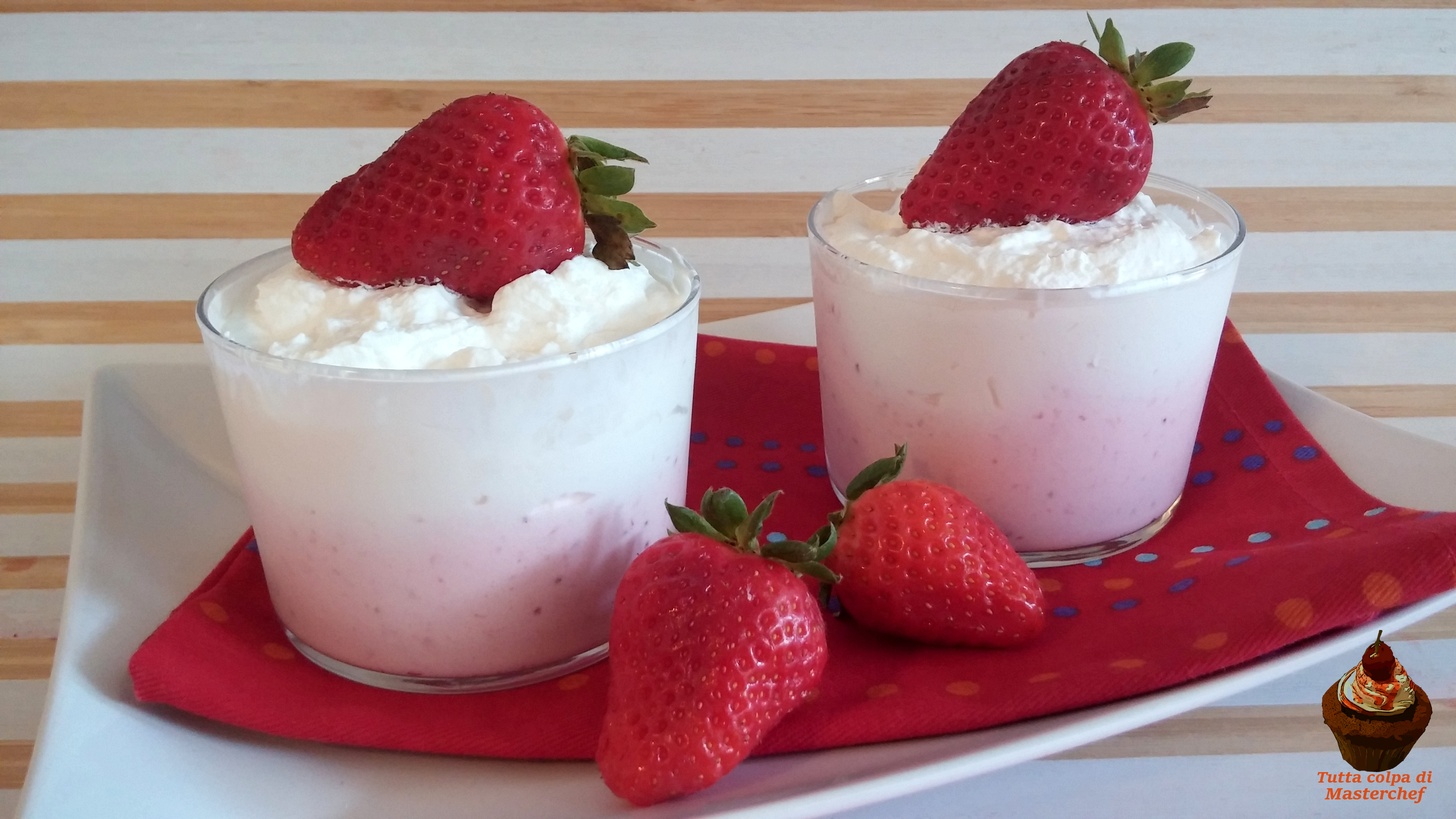 Coppe bicolore con fragole