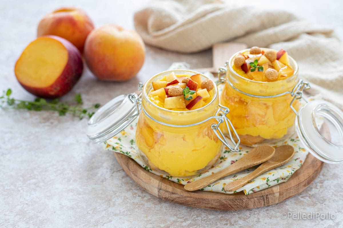 Coppette alle pesche e crema