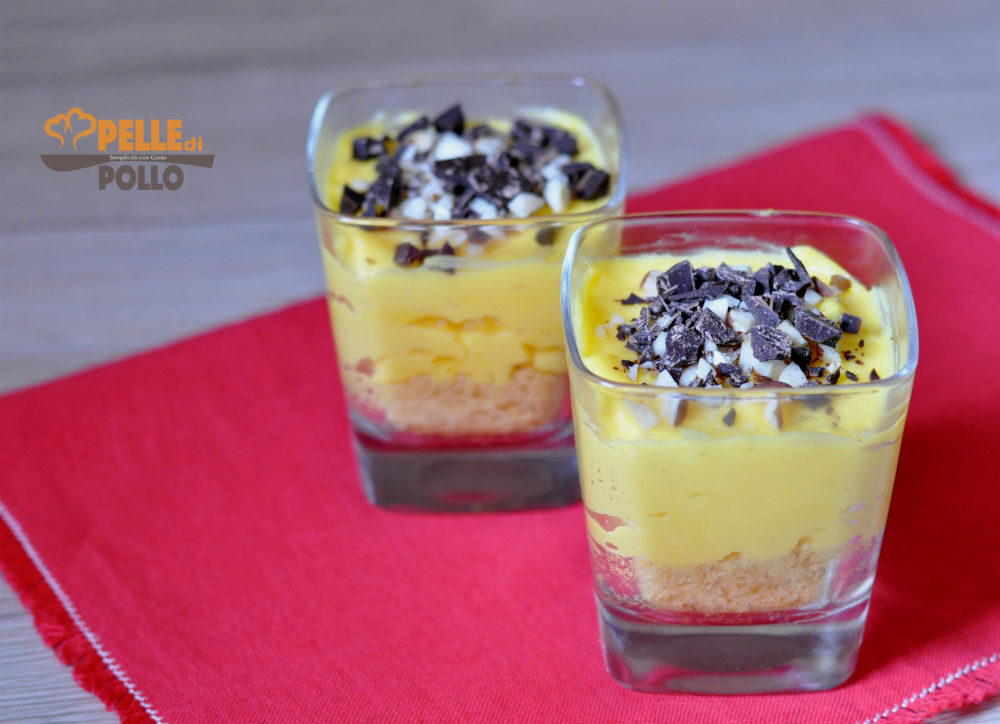 Coppette con pandoro e crema all’arancia