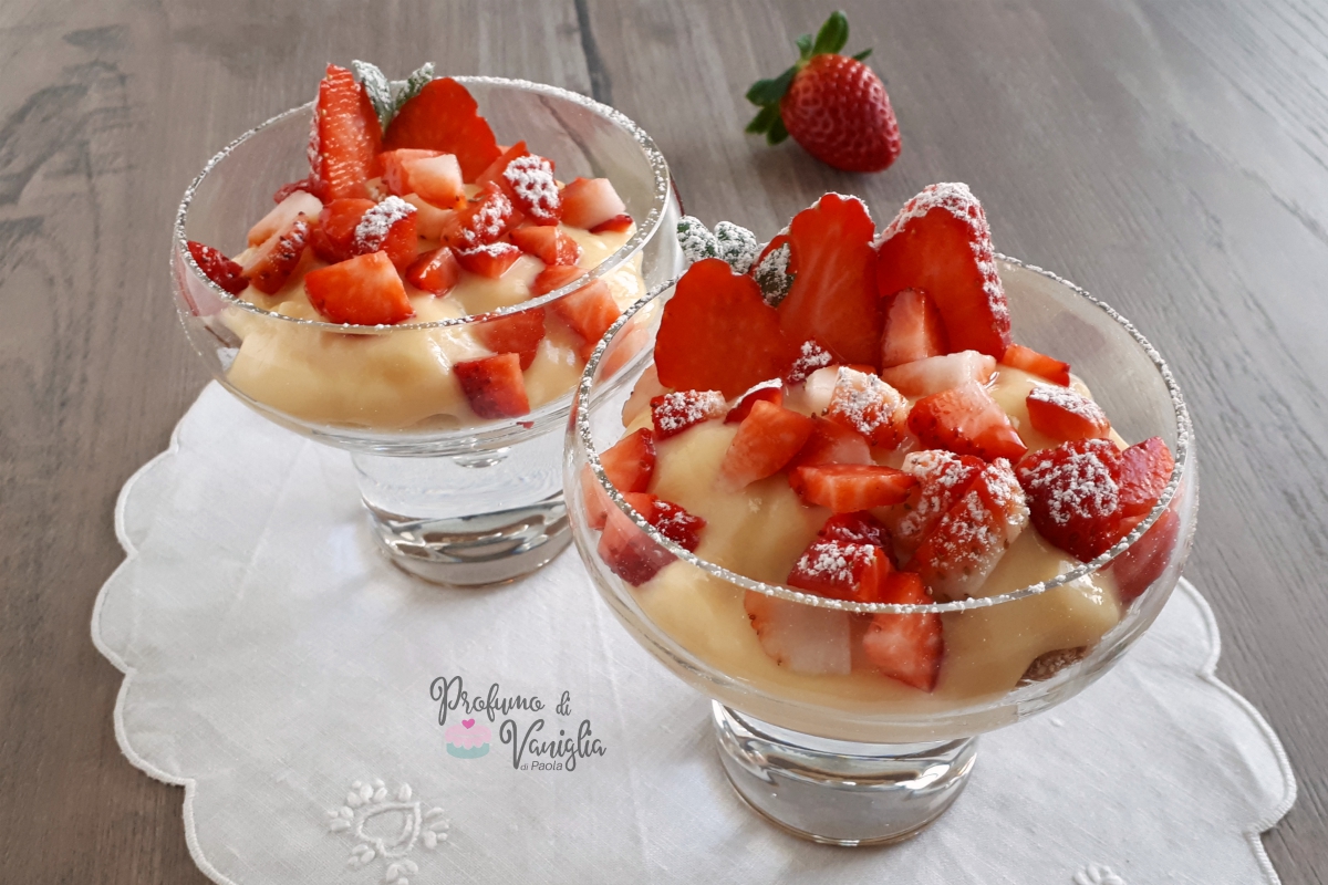 Coppette deliziose alle fragole