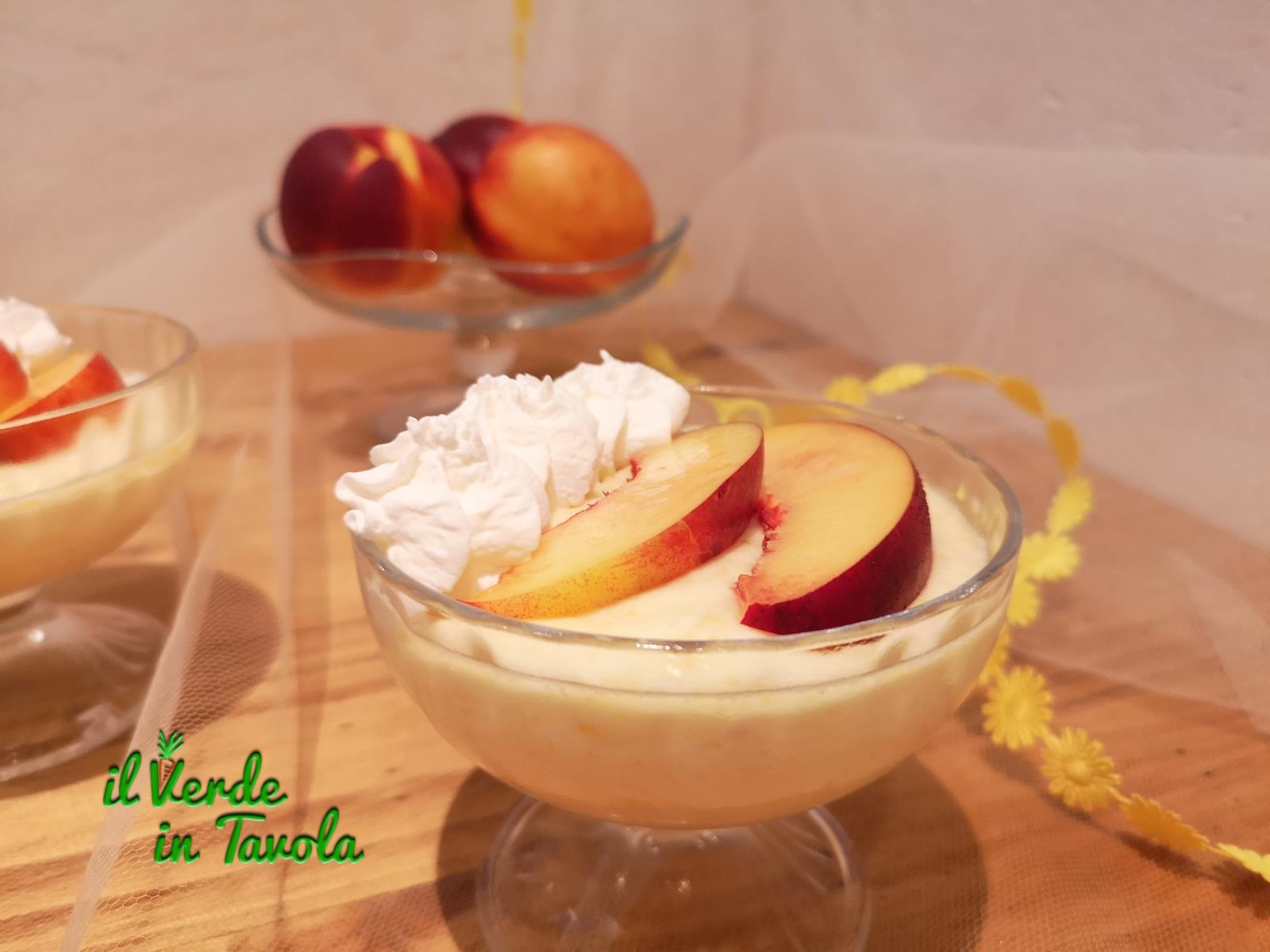 Coppette di crema alle pesche la ricetta