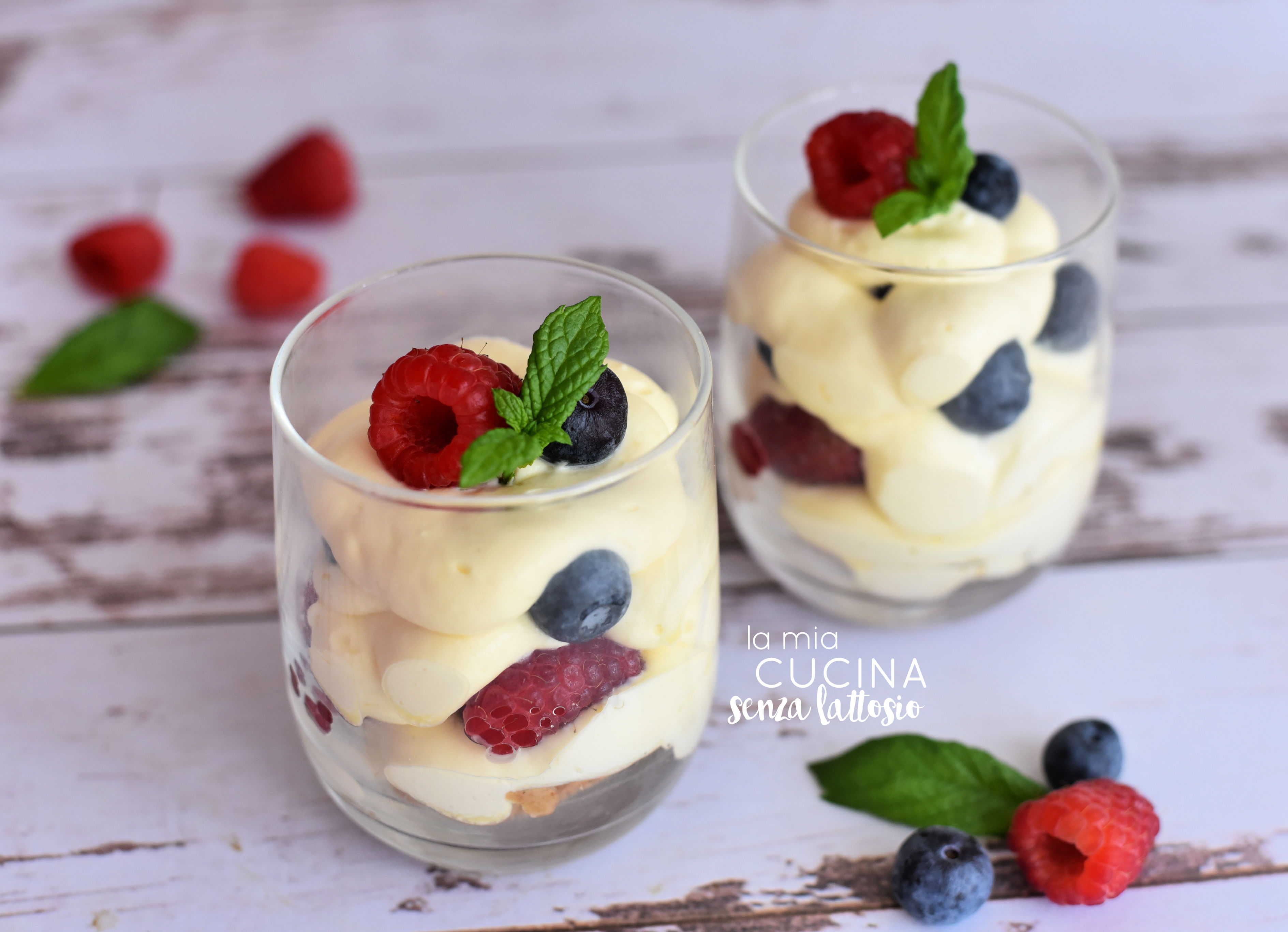 Coppette mascarpone e frutti di bosco