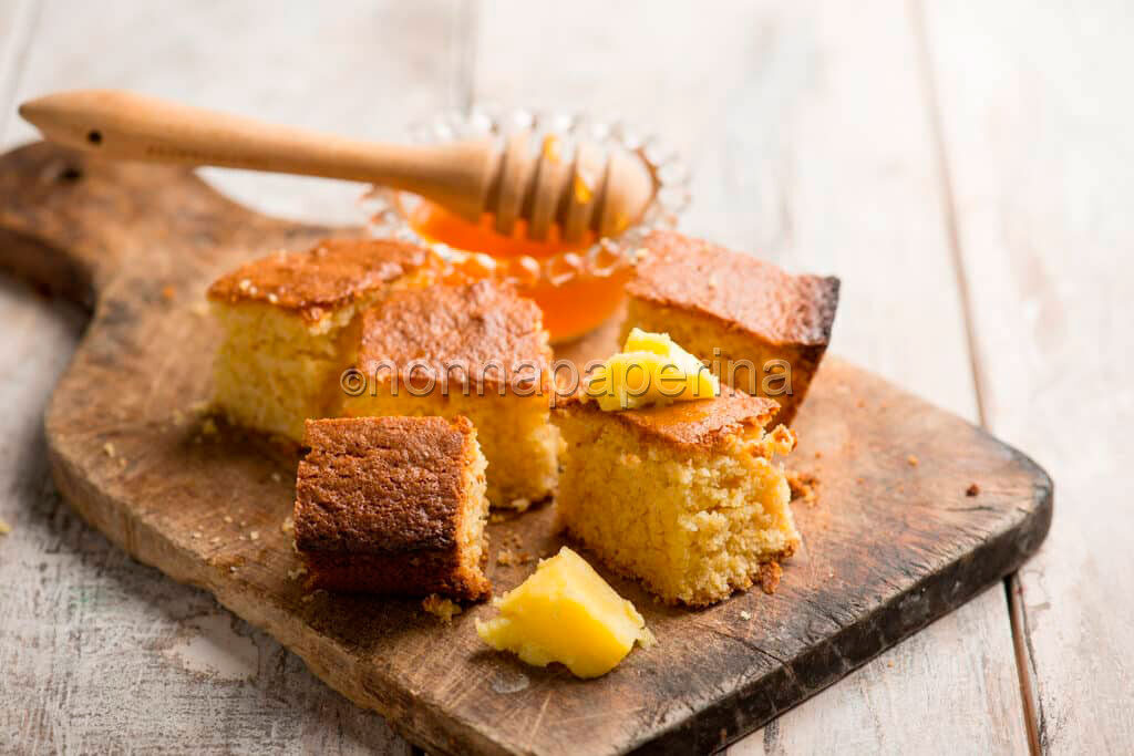 Cornbread al miele, il tradizionale pane dolce americano