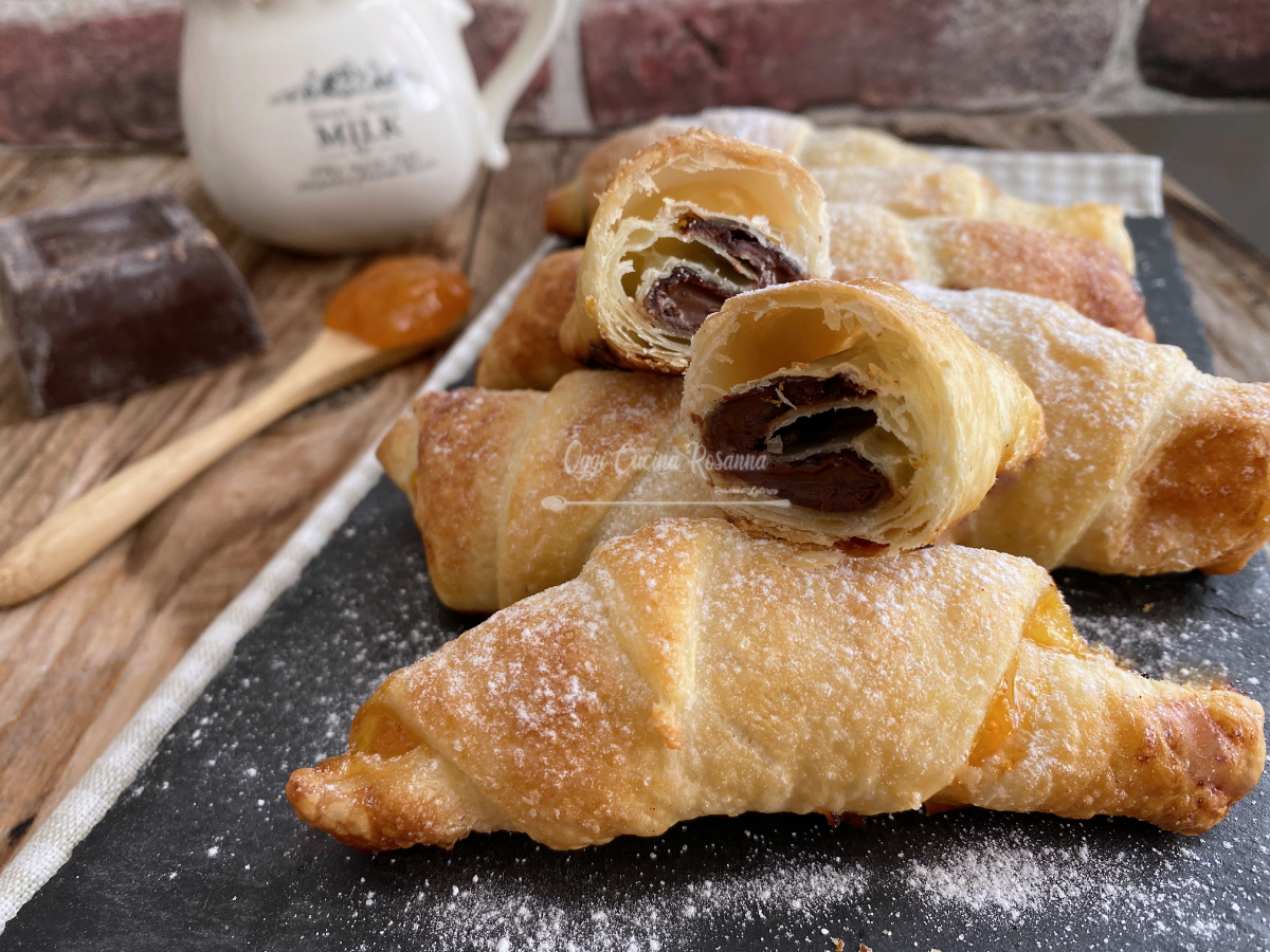 Cornetti con pasta sfoglia pronta
