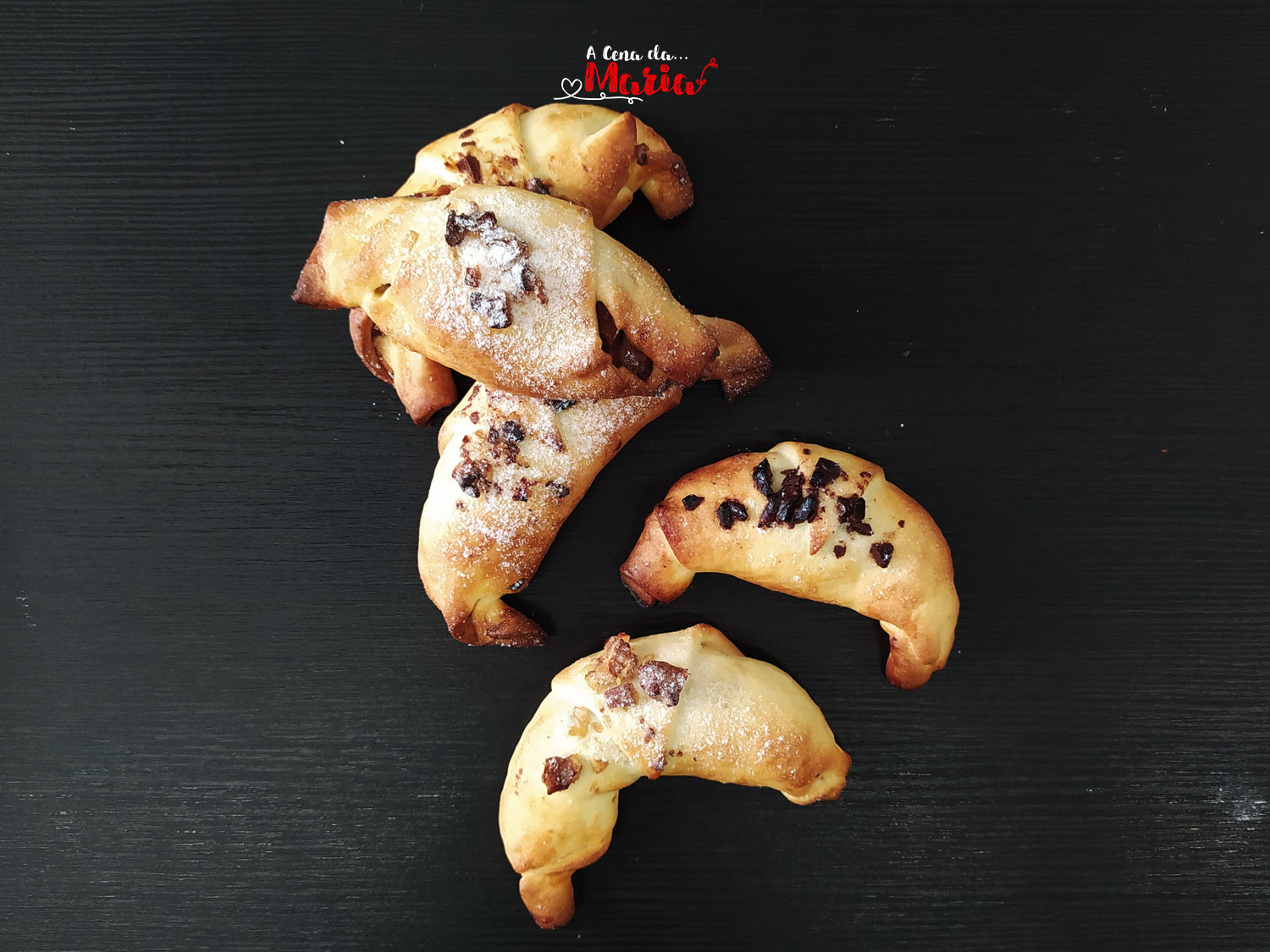 Cornetti di frolla al cioccolato