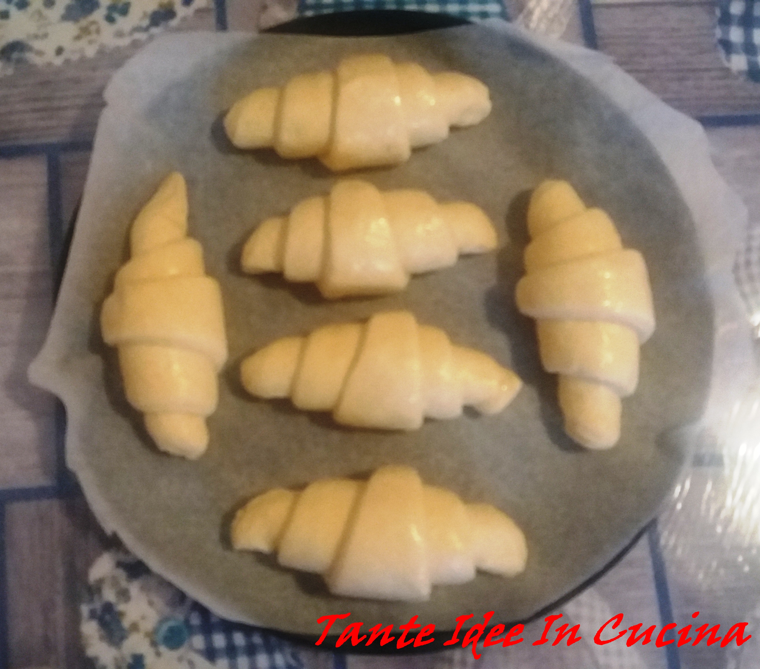 Cornetti di pasta sfoglia