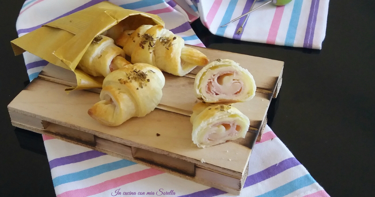 Cornetti di sfoglia al prosciutto cotto e provola