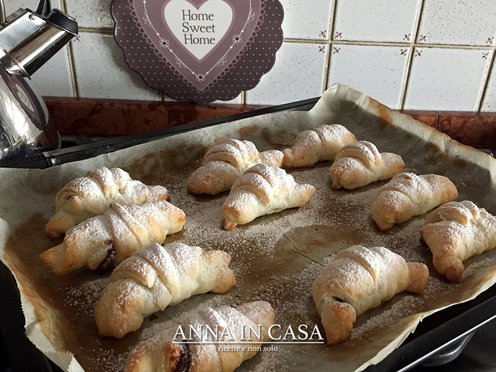 Cornetti di sfoglia con crema gianduia