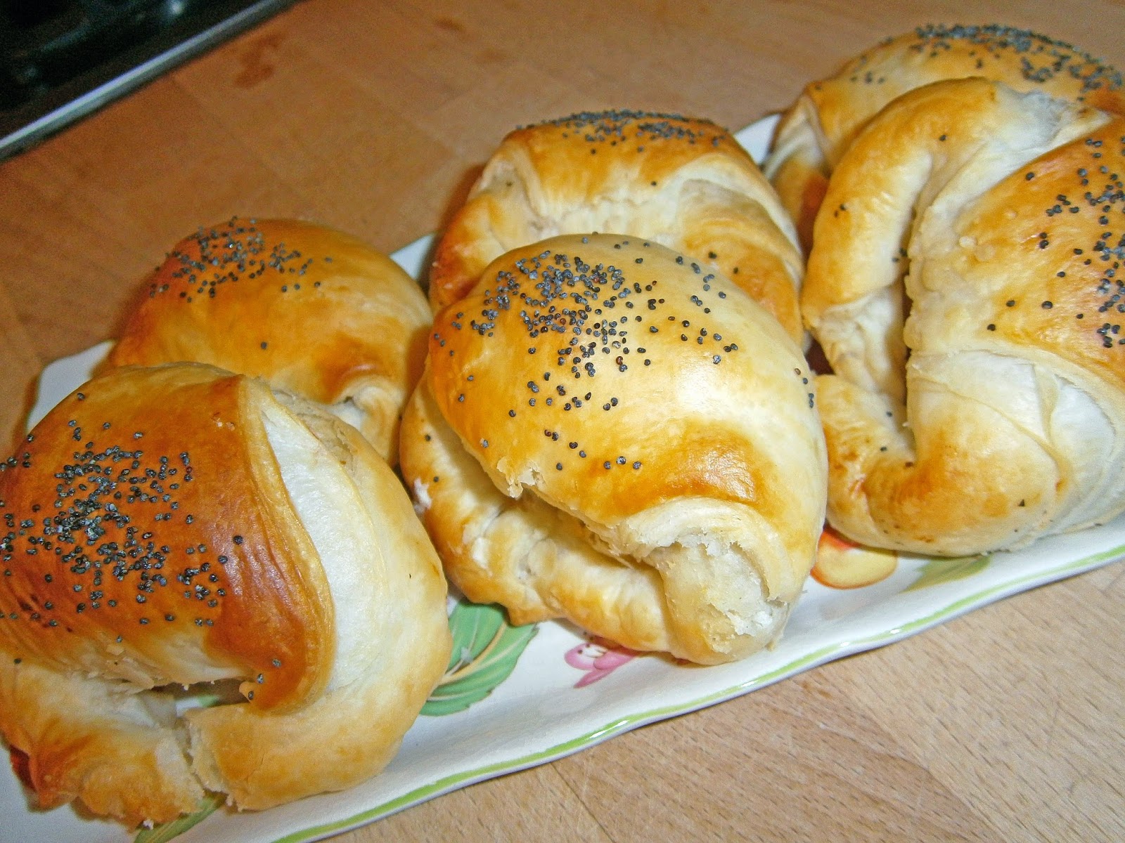 Cornetti di sfoglia con ripieno di zucchine