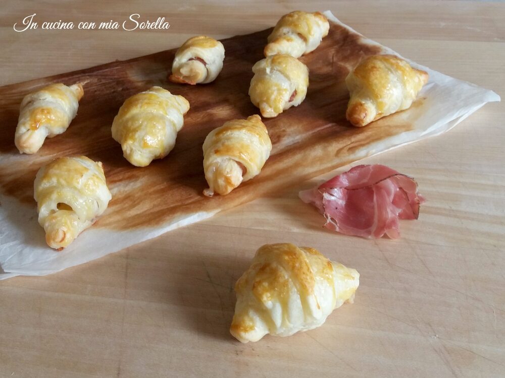 Cornetti di sfoglia speck e fontina
