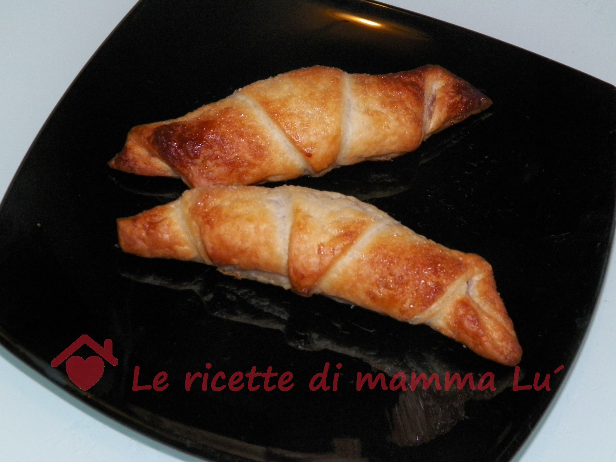 Cornetti facili con marmellata