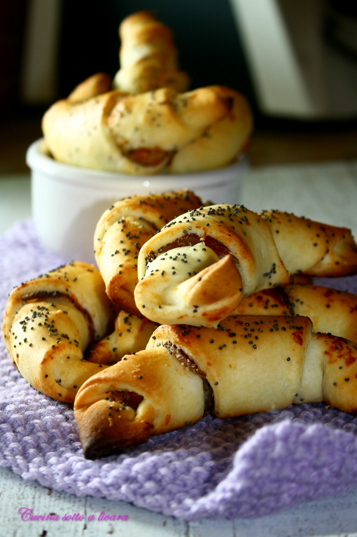 CORNETTI SALATI CON PANCETTA
