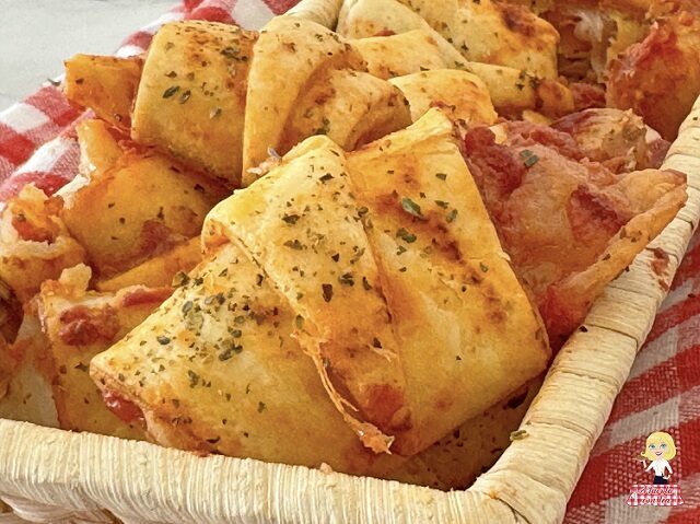 Cornetti salati gusto pizza