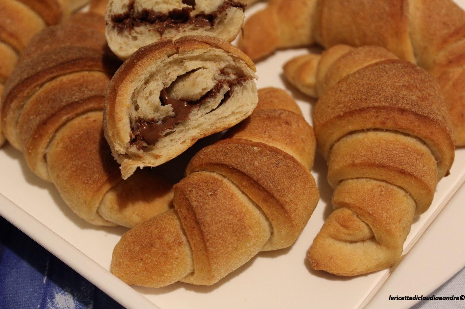 Cornetti semintegrali alla nutella