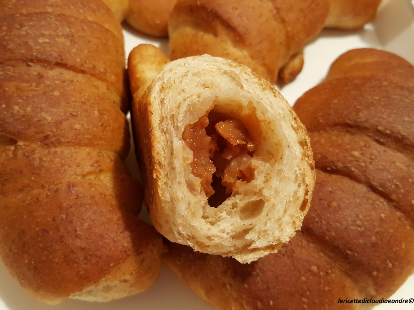 Cornetti semintegrali senza burro, senza uova, senza latte, senza zucchero con marmellata di mele cotogne…