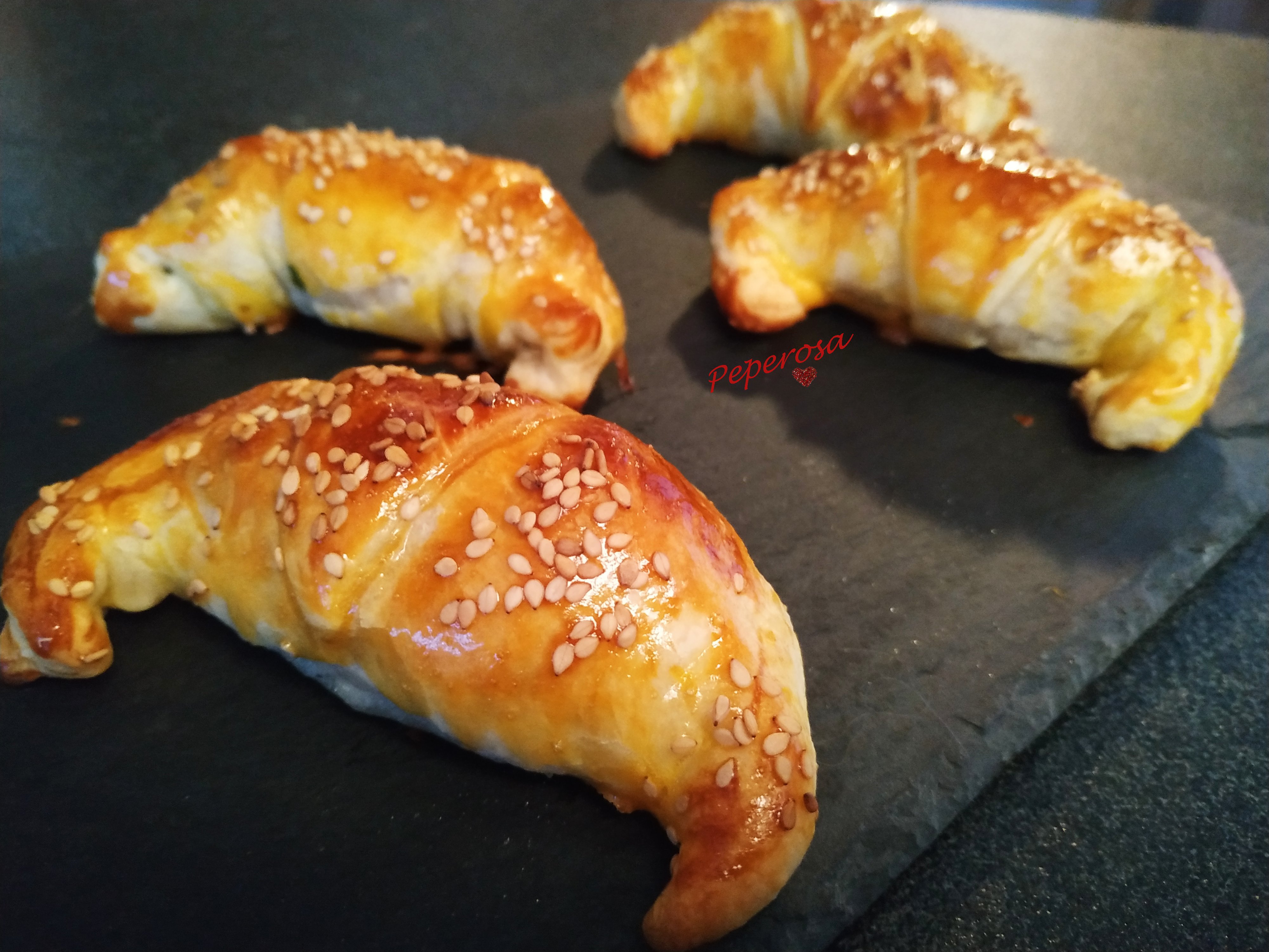Cornetti tirolesi (speck taleggio e funghi)