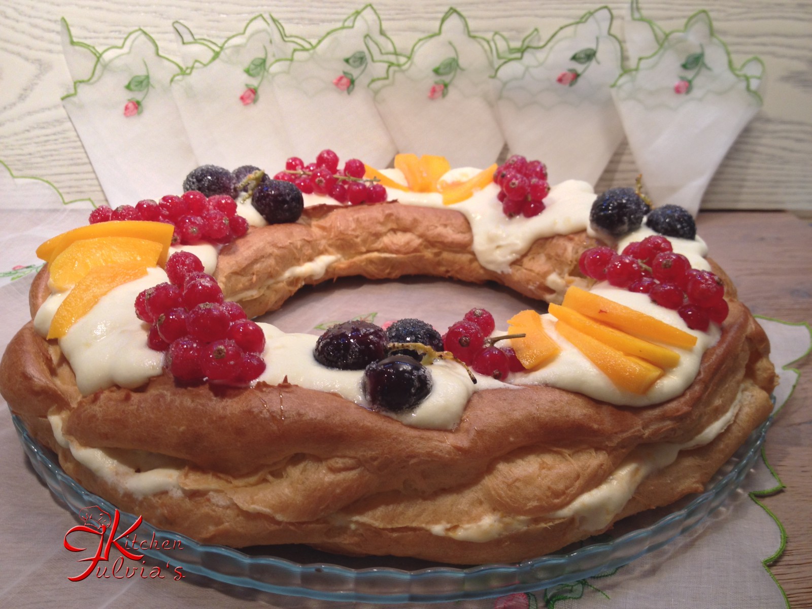 Corona choux con mango e crema diplomatica