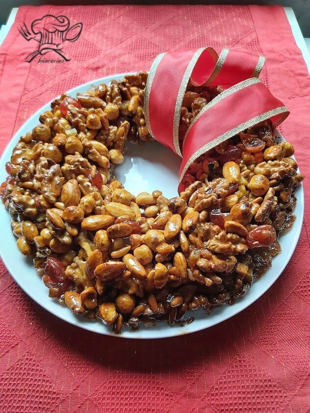 Corona di frutta secca e canditi