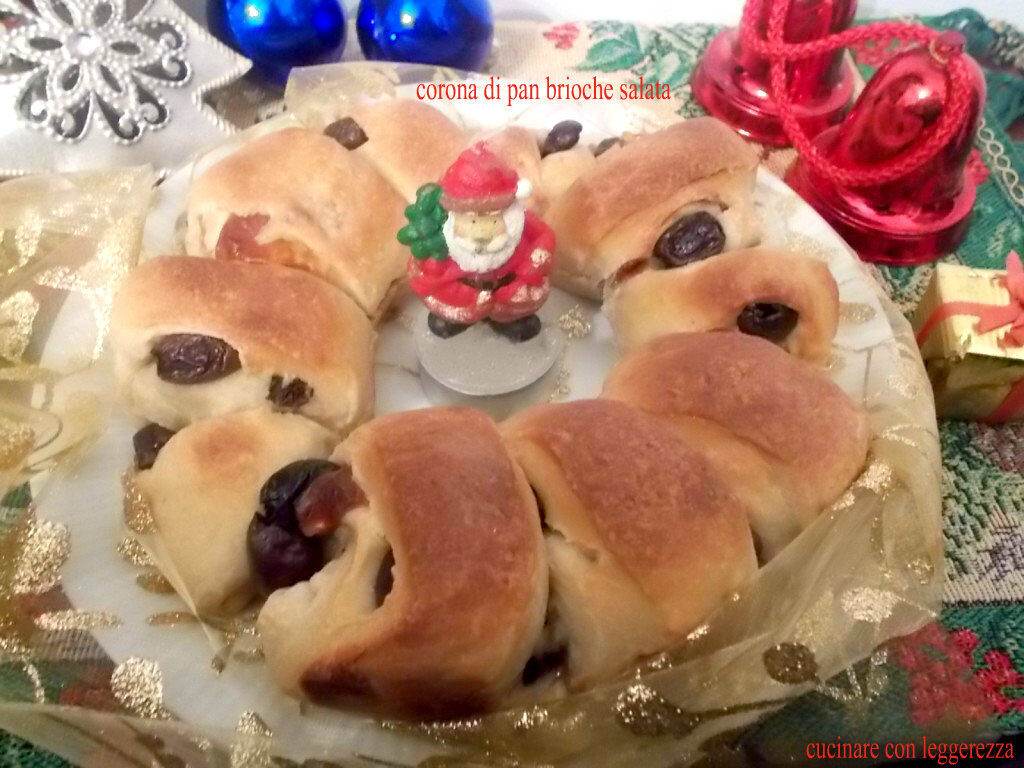 Corona di pan brioche salata – lievito madre – centro tavola natalizio