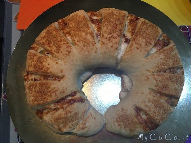 Corona di pane farcito con cuisine e i-companion moulinex